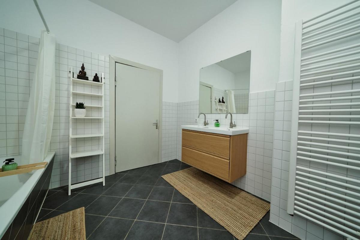 Apartment Staywell - Industrielles Loft Naehe Alexanderplatz *